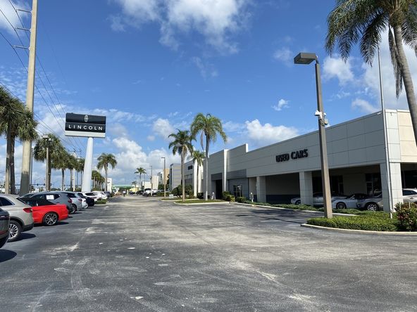 Prominent Location Auto Dealership: 1800 -1850 E Merritt Island Causeway, Merritt Island, FL 32952